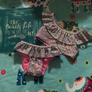 Cat&Jack ruffled 2pc swimsuit 2T